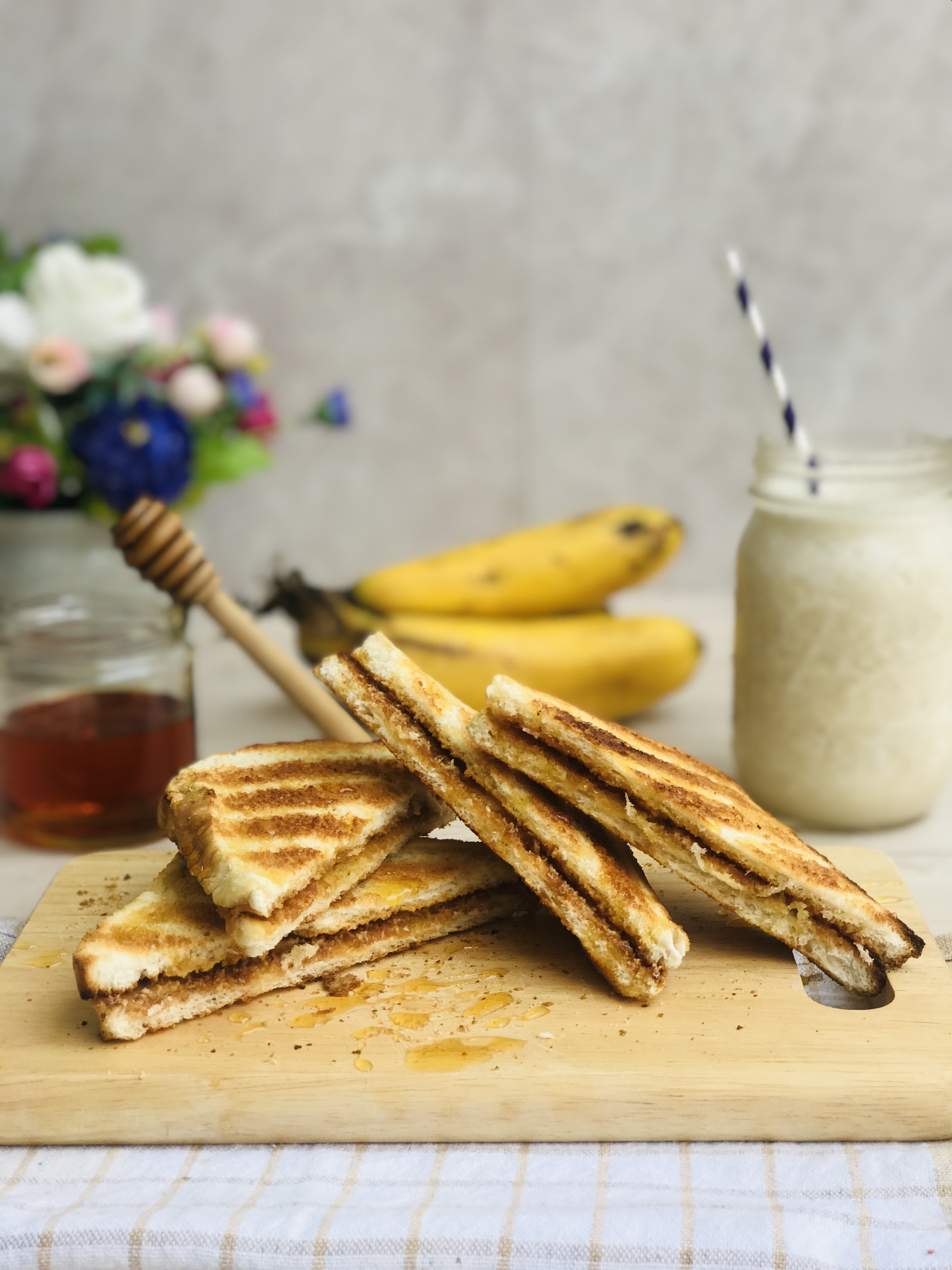 Peanut Butter and Honey Sandwich paired with Banana Yogurt smoothie